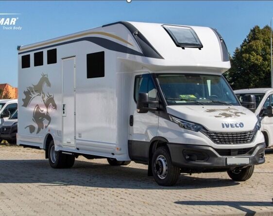 nieuw IVECO paardentransporter