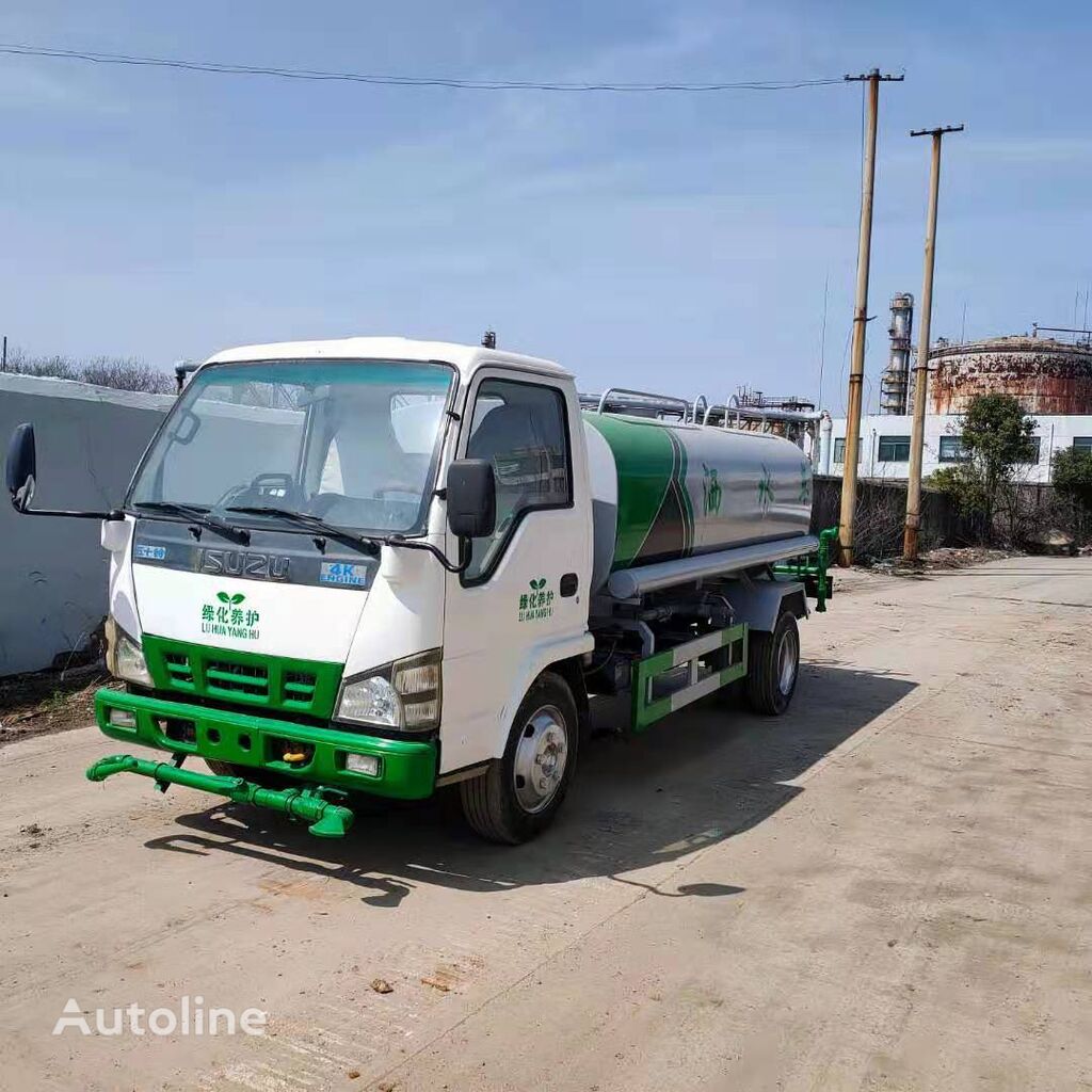 Isuzu Watering sprinkler truck tank truck