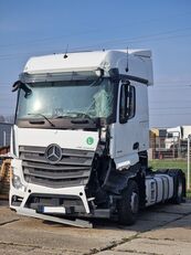 Beschadigde Mercedes-Benz Actros 1845 LS model 2017 GIGA Space trekker